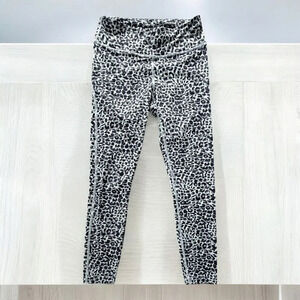 Outdoor Voices Size Small Leggings 3/4 Crop Animal Print White Black Athleisure